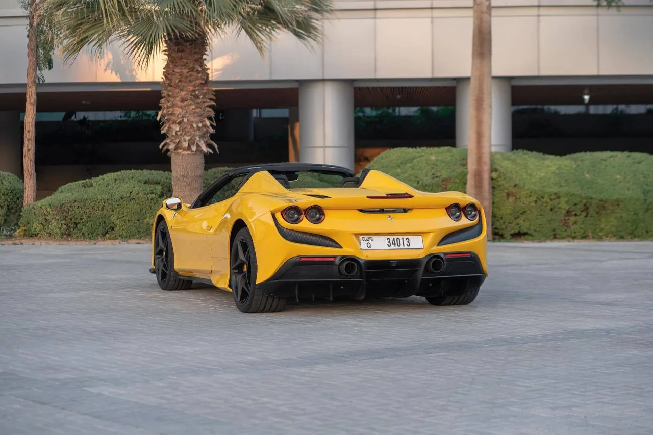 Ferrari F8 Spider 2022 (Yellow)