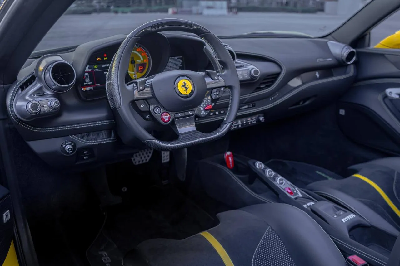 Ferrari F8 Spider 2022 (Yellow)