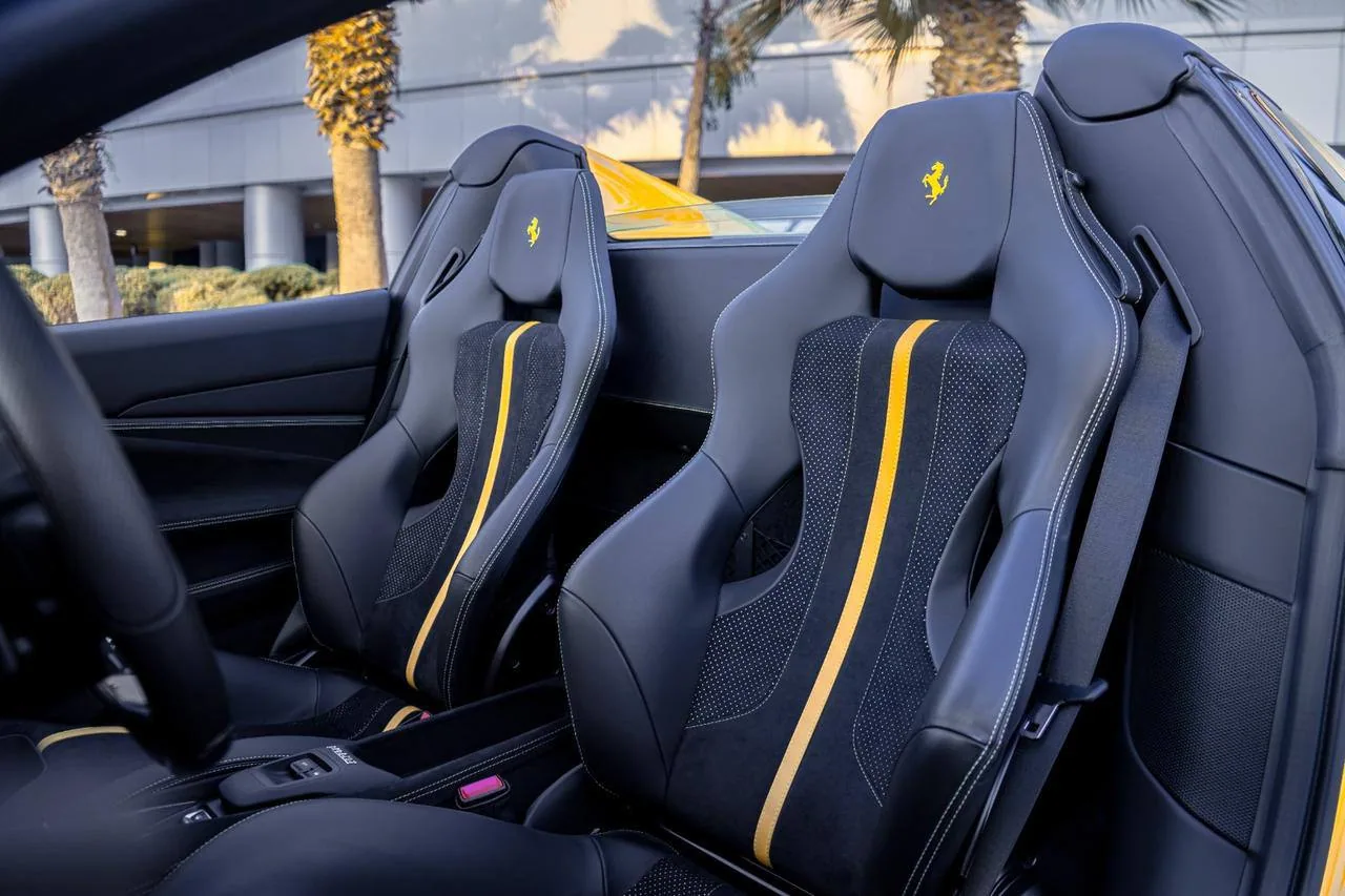 Ferrari F8 Spider 2022 (Yellow)