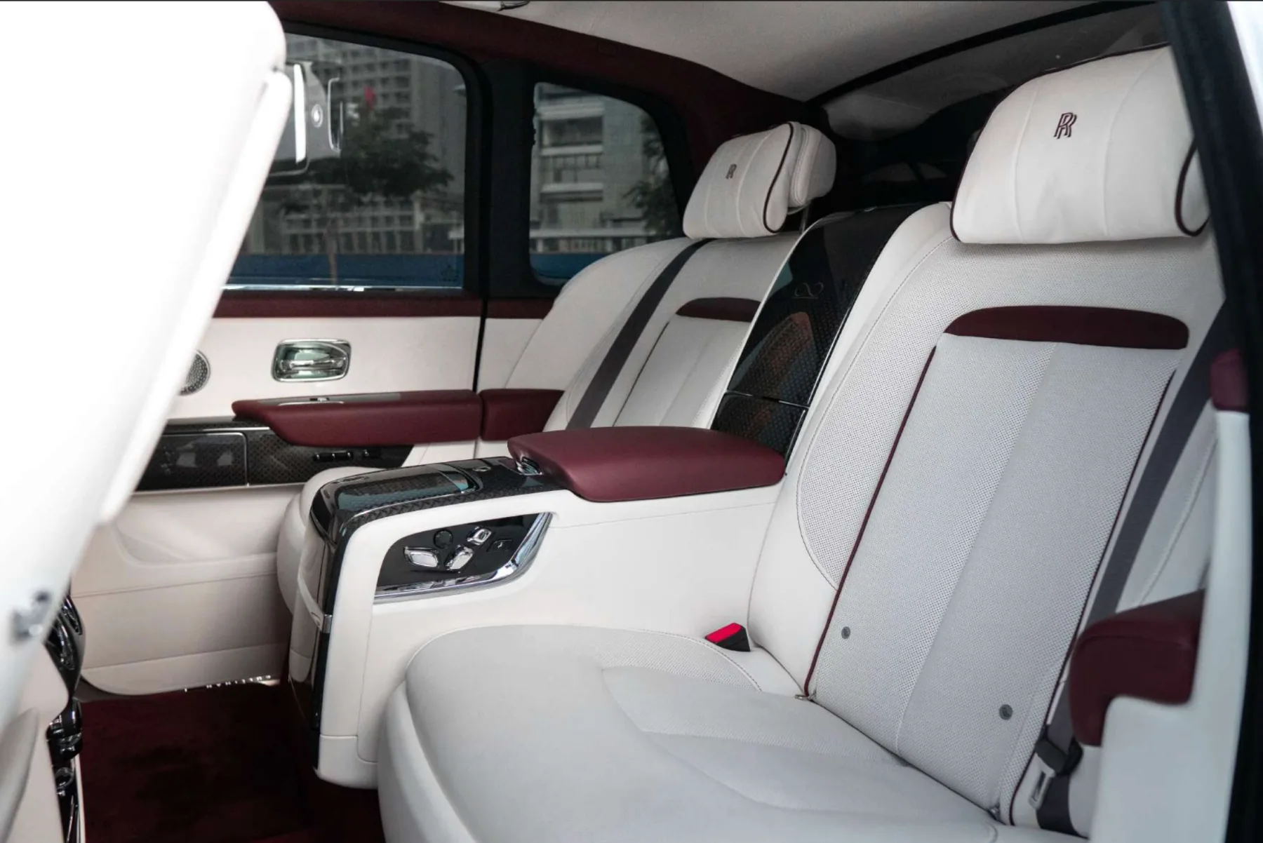 Rolls-Royce Cullinan 2022 (White)