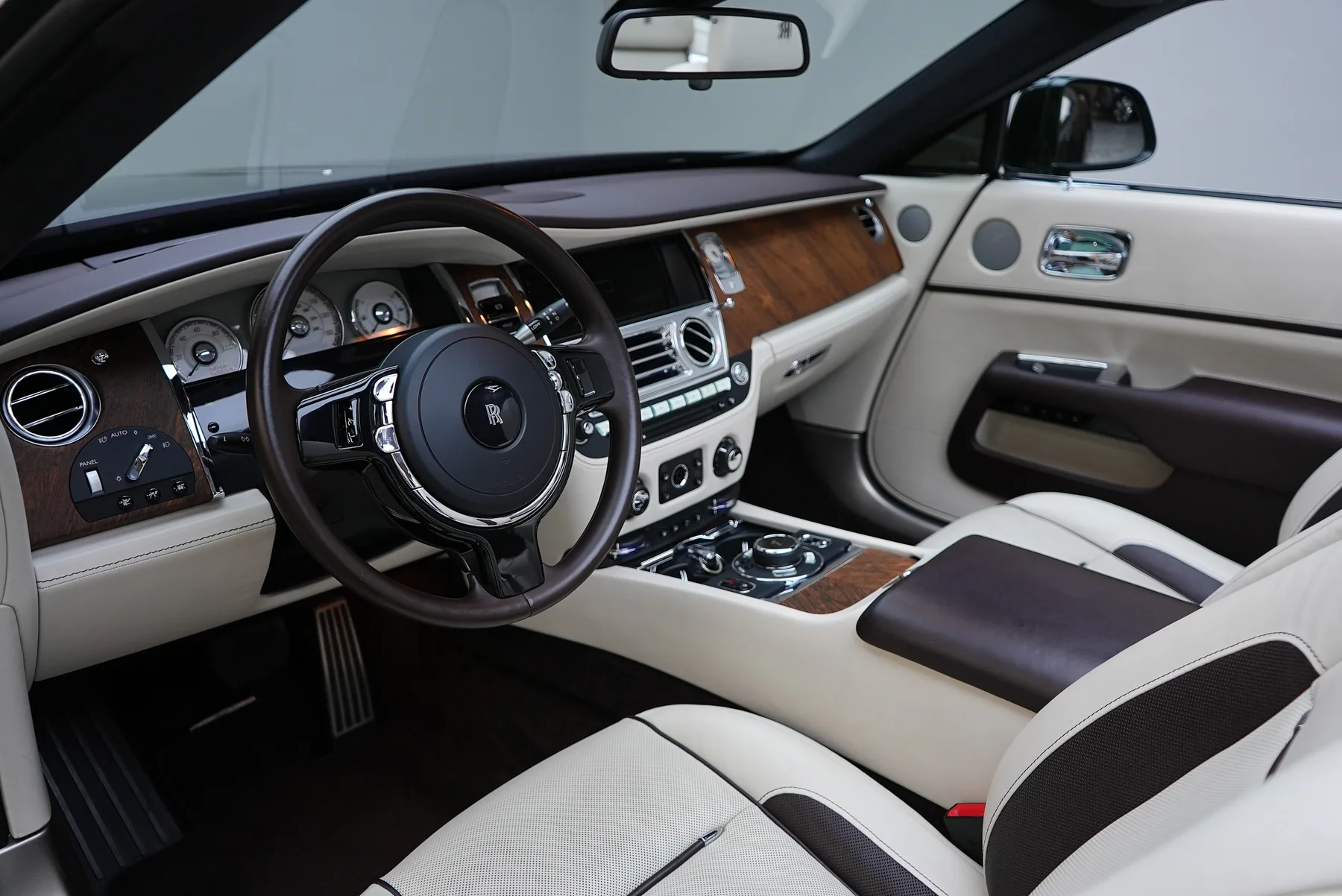 Rolls-Royce Dawn 2023 (Green)