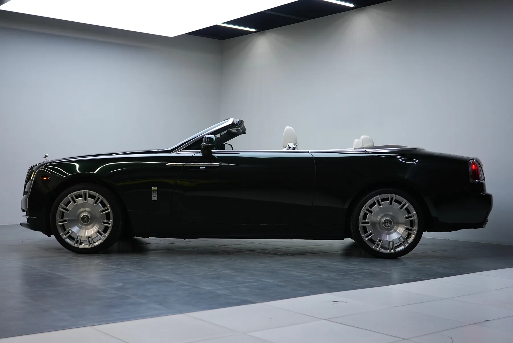 Rolls-Royce Dawn 2023 (Green)